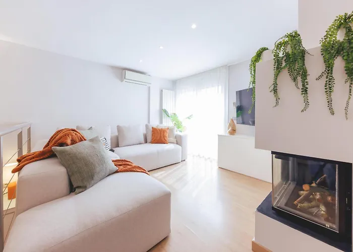 Bravissimo Hortes, 3-Bedroom Centre Apartment